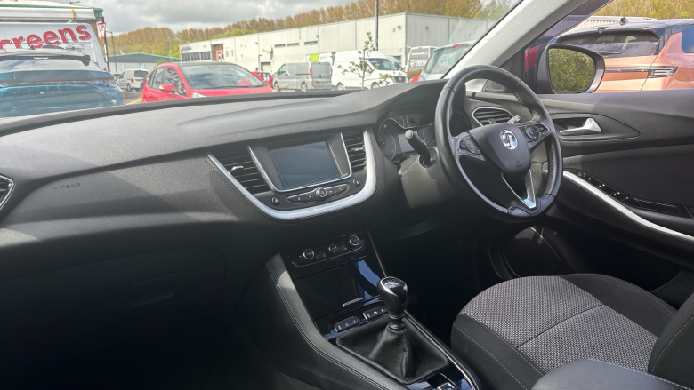 Vauxhall Grandland X 1.2 Turbo SE 5dr Petrol Hatchback